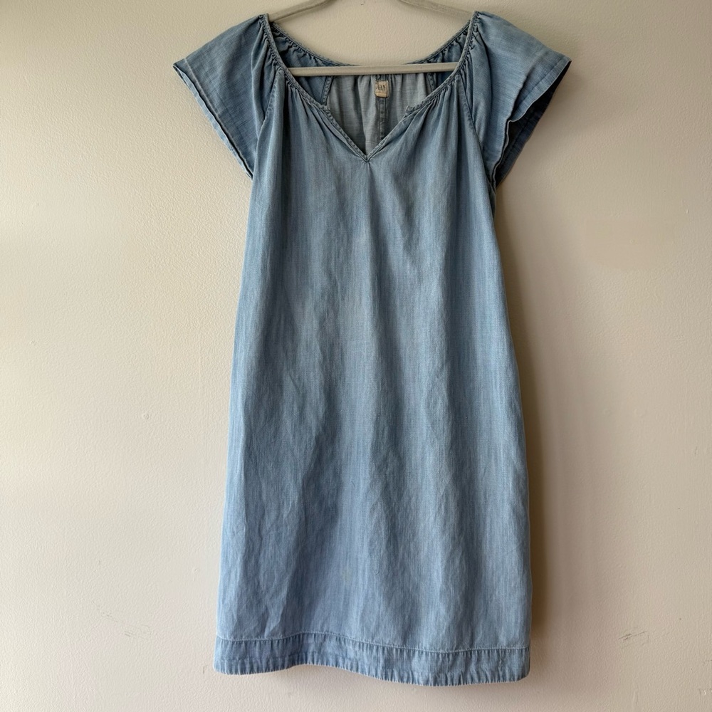 GAP Lt Blue Chambray Dress - M